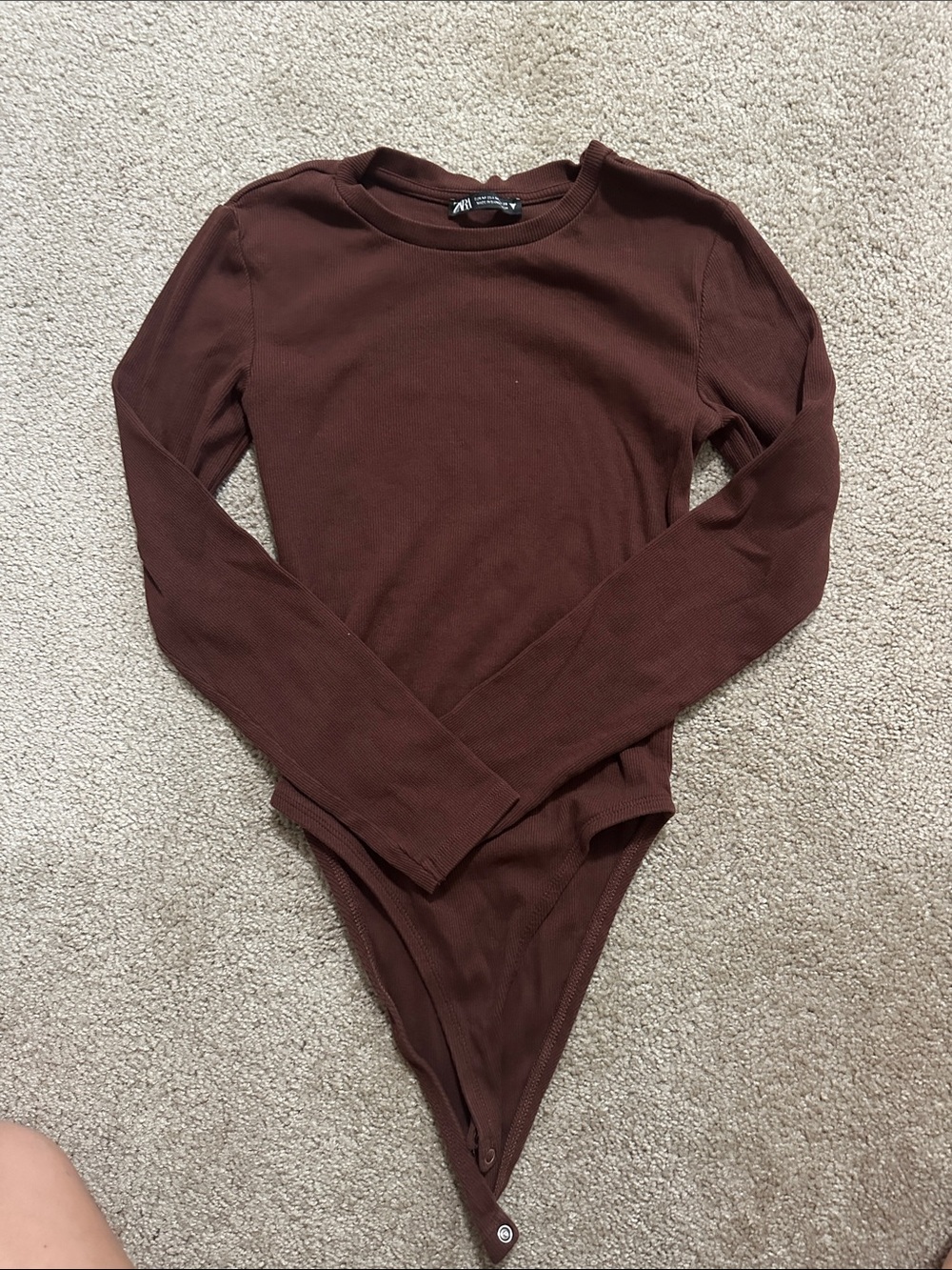Zara Womenโs Chocolate Brown Ribbed Long-Sleeve Bodysuit Sweater